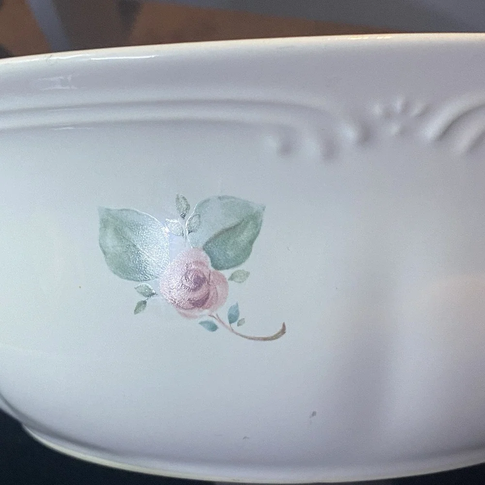 Pfaltzgraff Grapevine 2 Quart Round‎ Covered Casserole Microwave Safe